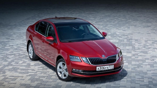Компания Skoda тестирует прототип универсала Skoda Octavia 2024 модельного года 