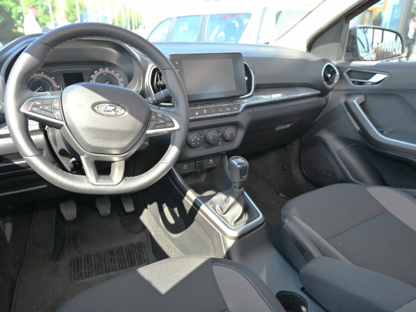 На сайте Lada случайно нашлась новая Iskra, которую выпустят в 2025 году На сайте Lada случайно нашлась новая Iskra, которую выпустят в 2025 году