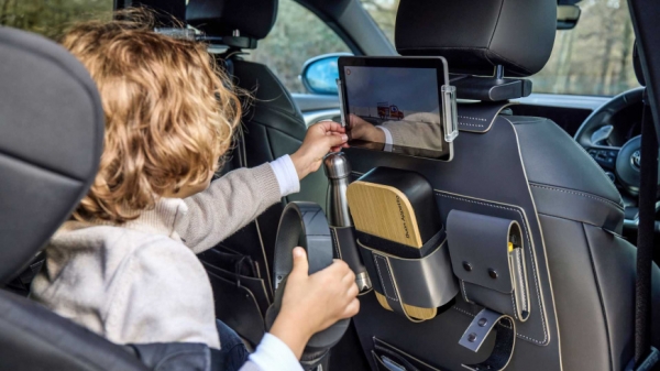 Представлена версия кроссовера Alfa Romeo Tonale Edizione Bambini с пеленальным столиком Представлена версия кроссовера Alfa Romeo Tonale Edizione Bambini с пеленальным столиком