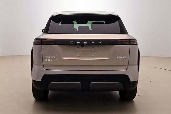 В России запустили продажи самого «черного» и дорогого Chery Arrizo 8