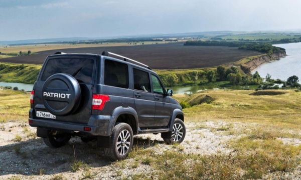 Внедорожник УАЗ «Патриот» вырос в цене с 2010 года на 1 млн 75 тысяч рублей Внедорожник УАЗ «Патриот» вырос в цене с 2010 года на 1 млн 75 тысяч рублей